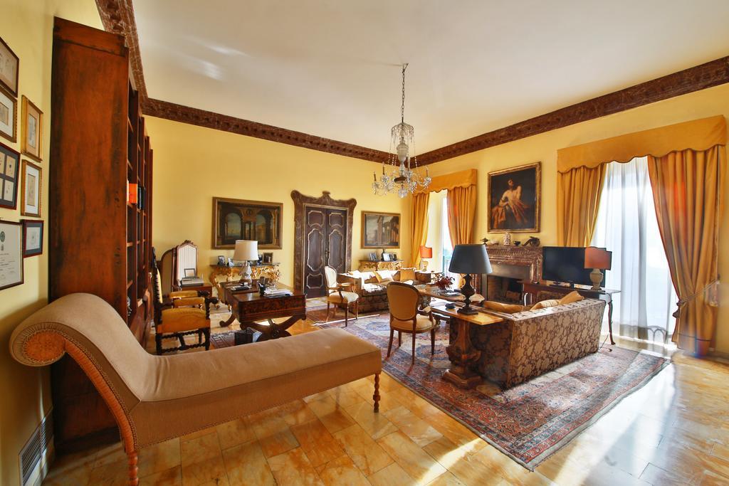 Riviera Di Chiaia Turrisi 3* Naples